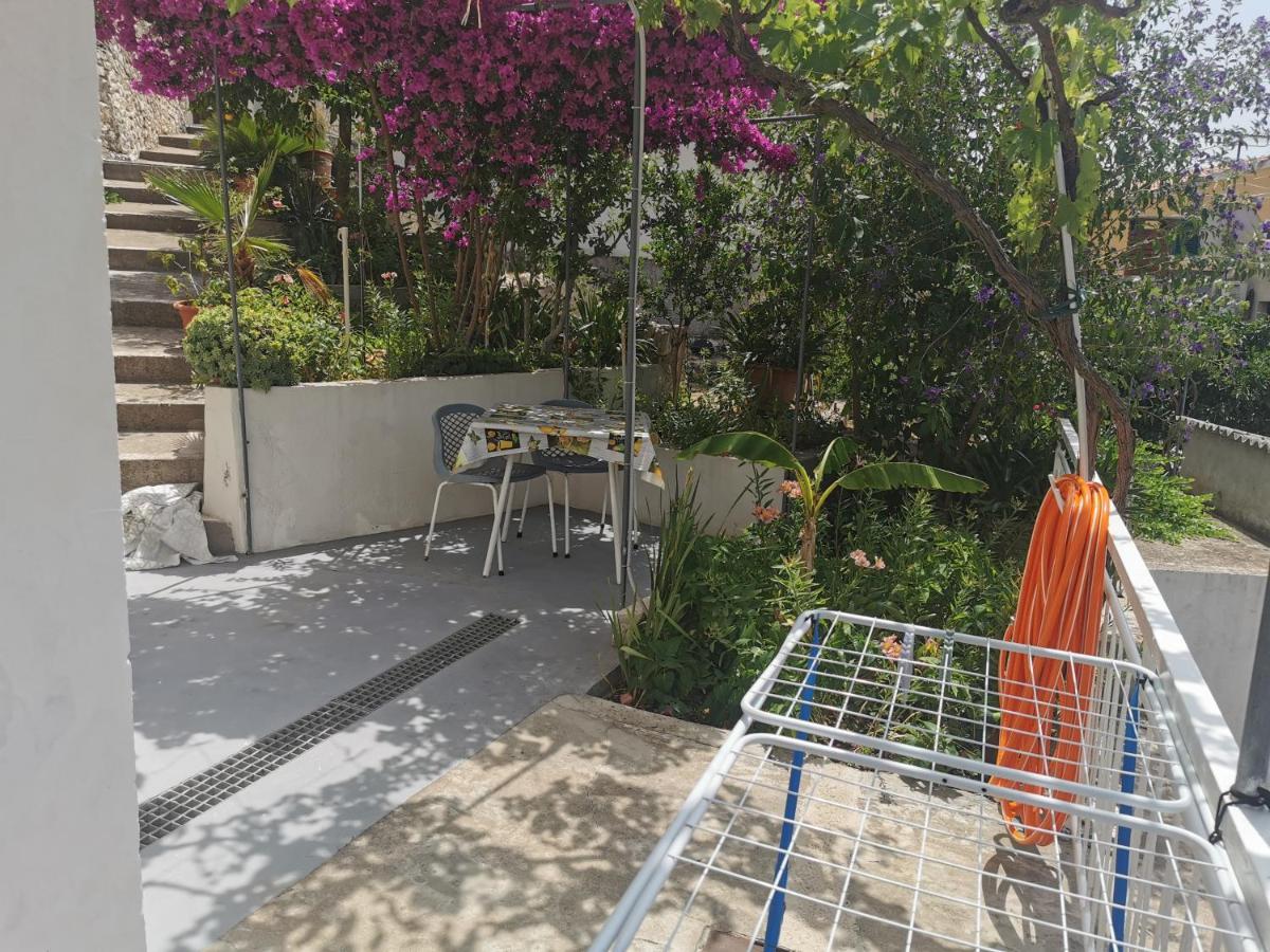 חוואר Apartman Tudor Kuzma מראה חיצוני תמונה