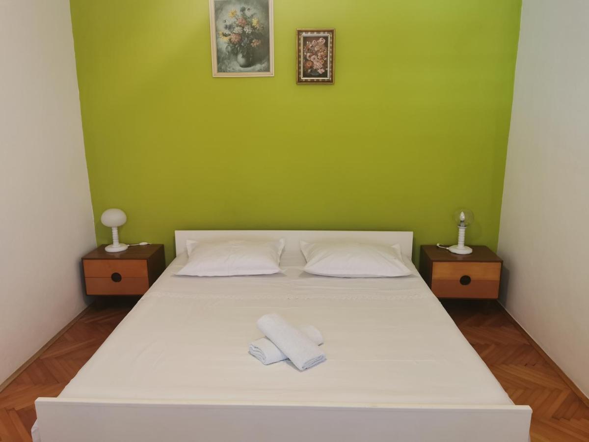 חוואר Apartman Tudor Kuzma מראה חיצוני תמונה