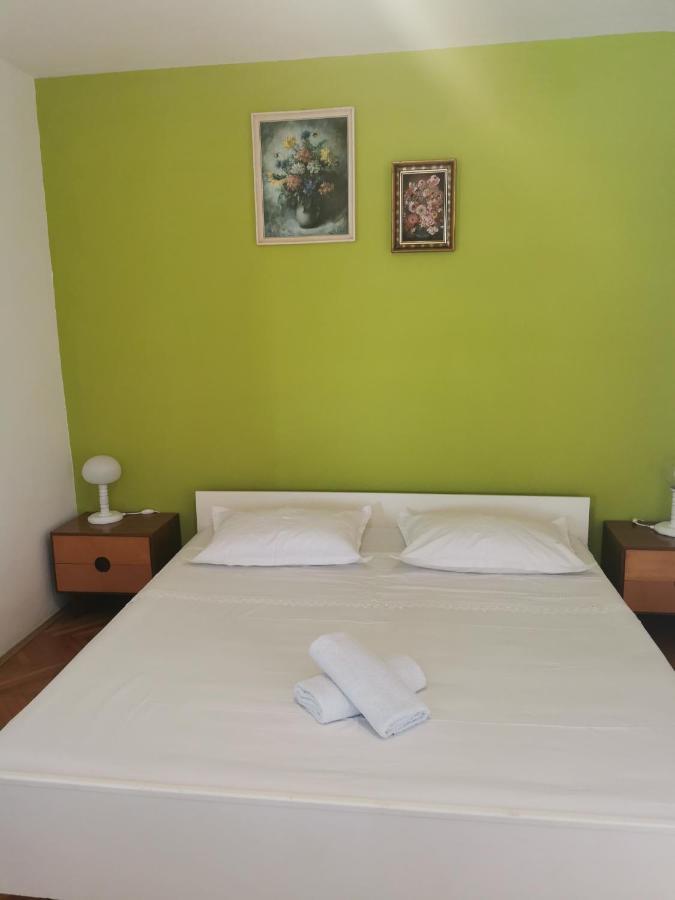 חוואר Apartman Tudor Kuzma מראה חיצוני תמונה