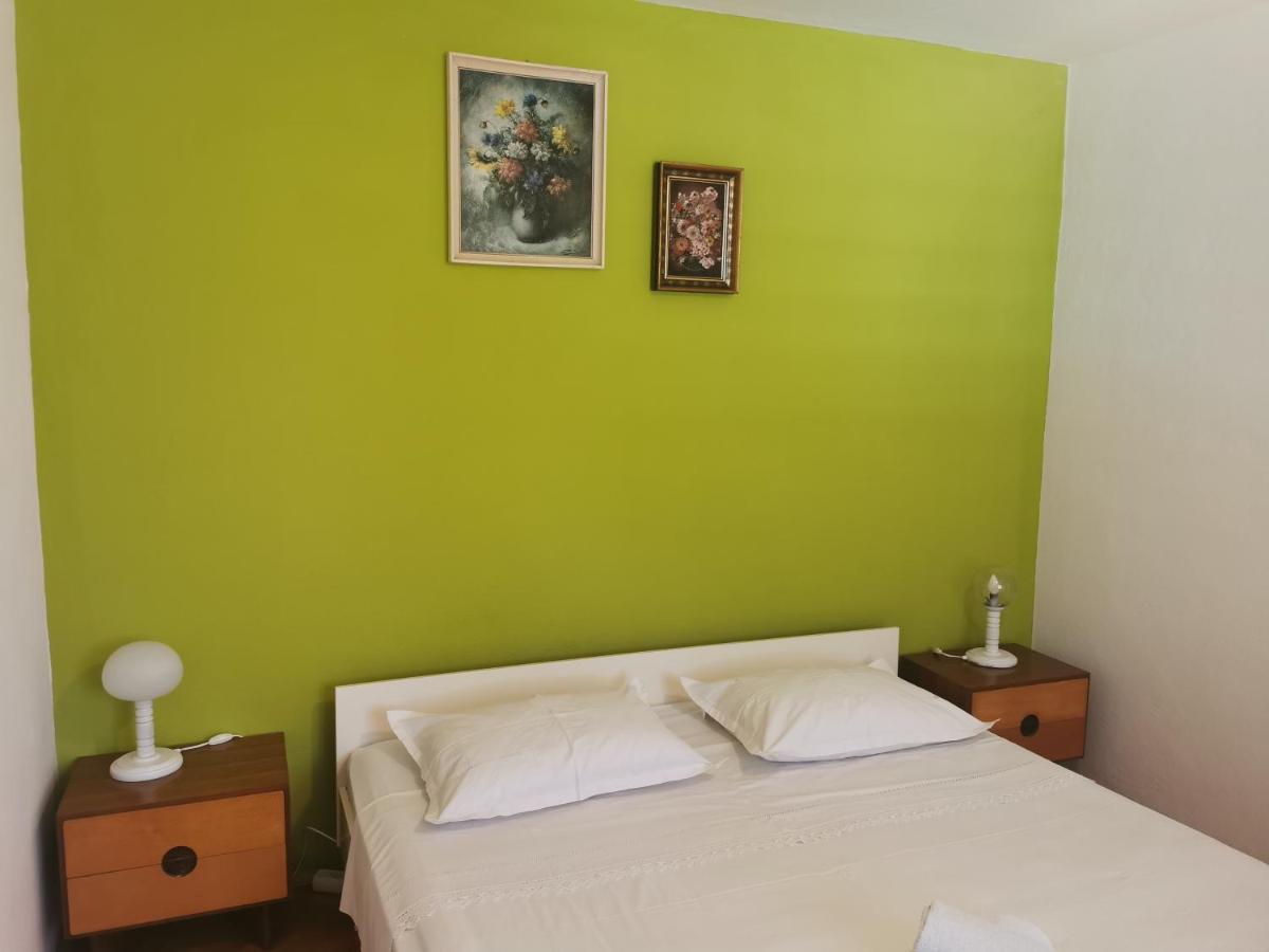 חוואר Apartman Tudor Kuzma מראה חיצוני תמונה
