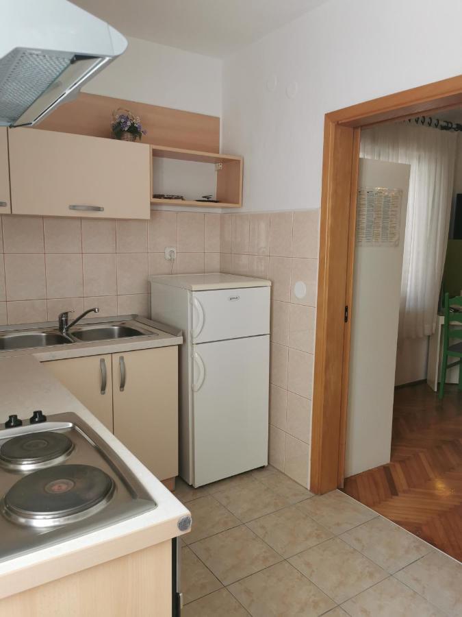 חוואר Apartman Tudor Kuzma מראה חיצוני תמונה
