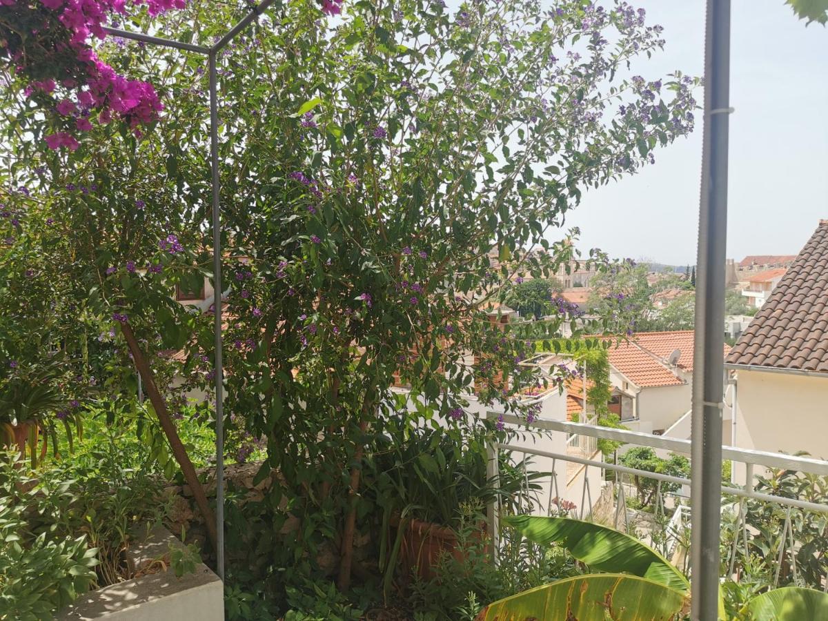 חוואר Apartman Tudor Kuzma מראה חיצוני תמונה
